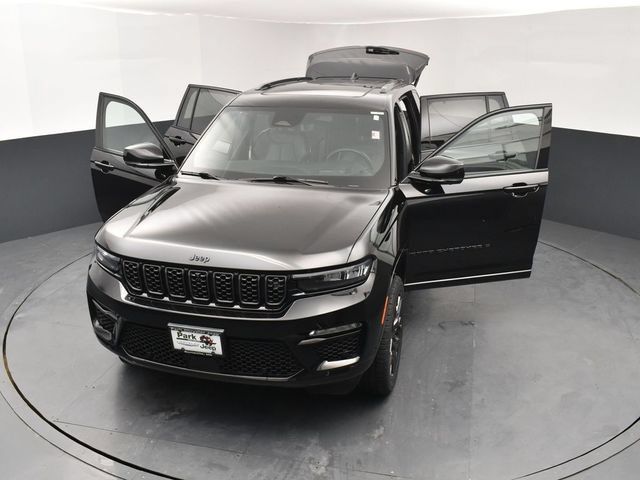 Used 2024 Jeep Grand Cherokee Summit AWD/4WD image 26