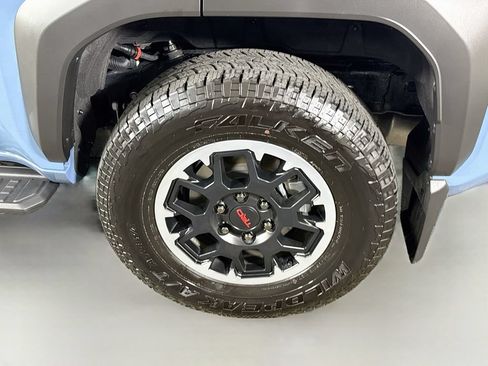 Used 2025 Toyota 4Runner TRD Off-Road Premium AWD/4WD image 40