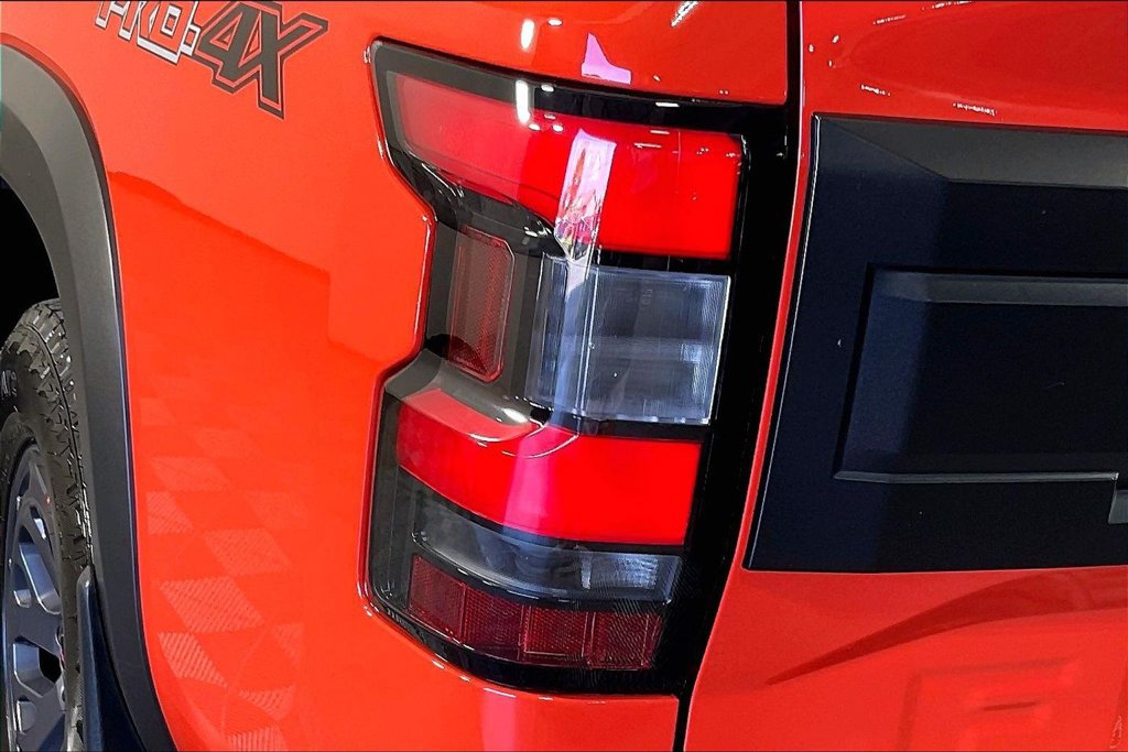 Used 2025 Nissan Frontier PRO-4X AWD/4WD image 39