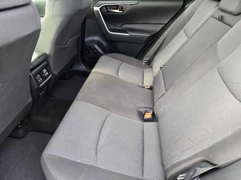 Used 2020 Toyota RAV4 XLE image 35