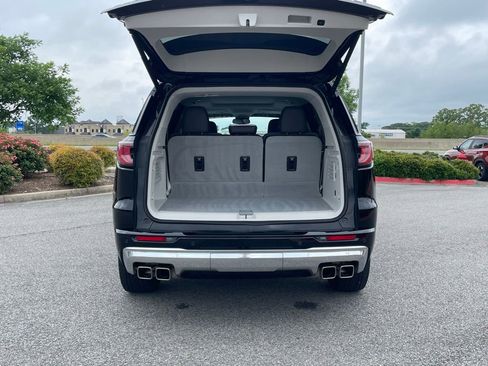 Used 2024 GMC Acadia Denali FWD image 8