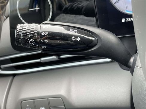 Certified 2023 Hyundai Elantra SEL w/ Convenience Package image 17