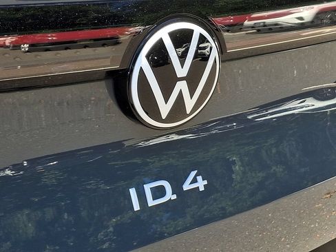 Certified 2024 Volkswagen ID.4 2WD image 28