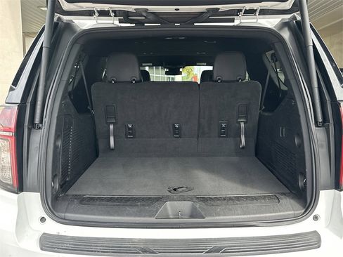 Used 2023 Chevrolet Suburban LT image 32