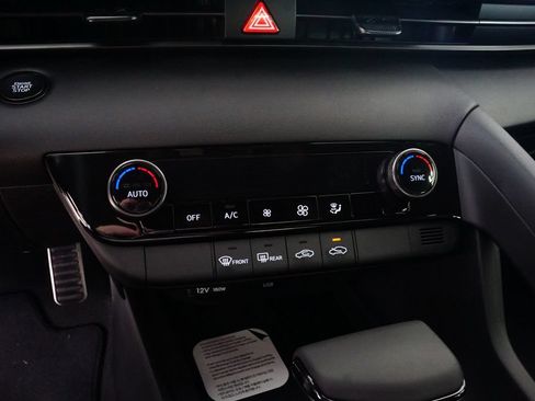 New 2026 Hyundai Elantra Sport FWD image 11