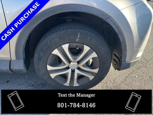 Used 2017 Toyota RAV4 LE image 10