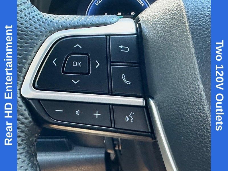 Used 2026 Toyota Sienna Limited FWD image 18