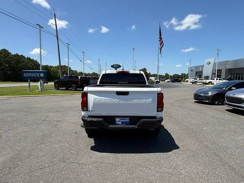 Used 2024 Chevrolet Colorado Trail Boss AWD/4WD image 5