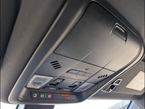 Used 2023 Chevrolet Equinox Premier FWD image 21
