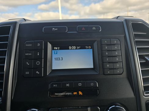 Used 2018 Ford F150 XLT AWD/4WD image 25