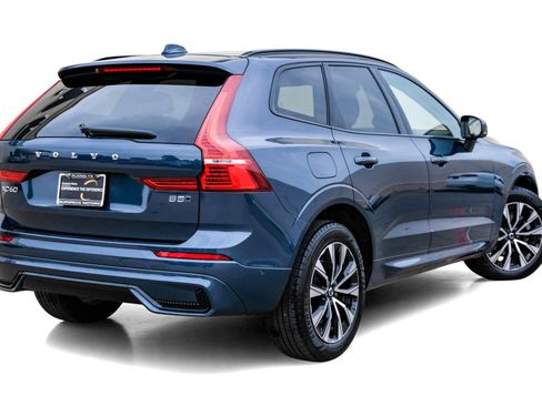 Used 2023 Volvo XC60 B5 Plus image 8