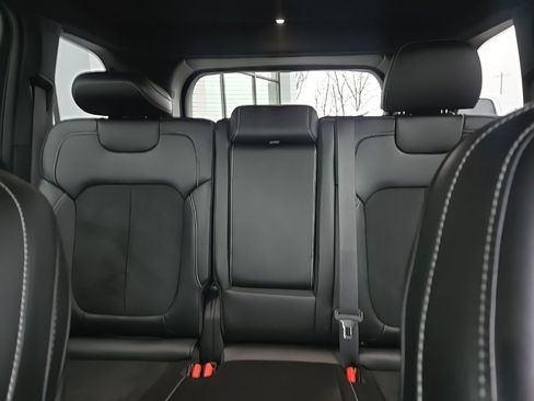 Used 2024 Jeep Grand Cherokee Altitude image 33