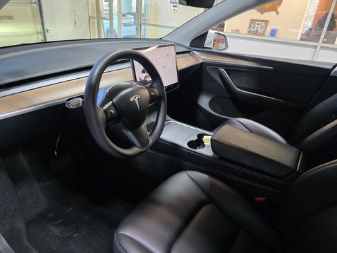 Used 2023 Tesla Model Y Long Range image 16