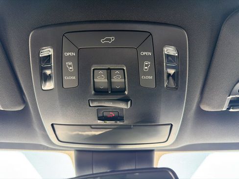 New 2026 Toyota Sienna XSE FWD image 36