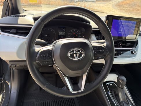 Used 2025 Toyota Corolla SE image 23