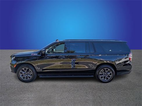 Used 2021 Chevrolet Suburban Z71 w/ Z71 Off-Road Package image 2