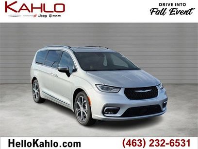 New 2026 Chrysler Pacifica Pinnacle w/ Trailer Tow Group