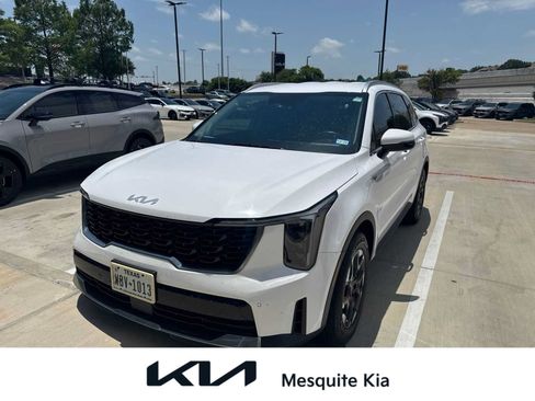 Used 2025 Kia Sorento S FWD image 1
