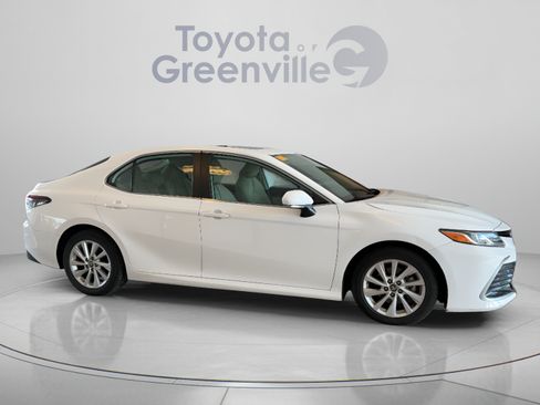 Used 2024 Toyota Camry LE w/ Convenience Package FWD image 7