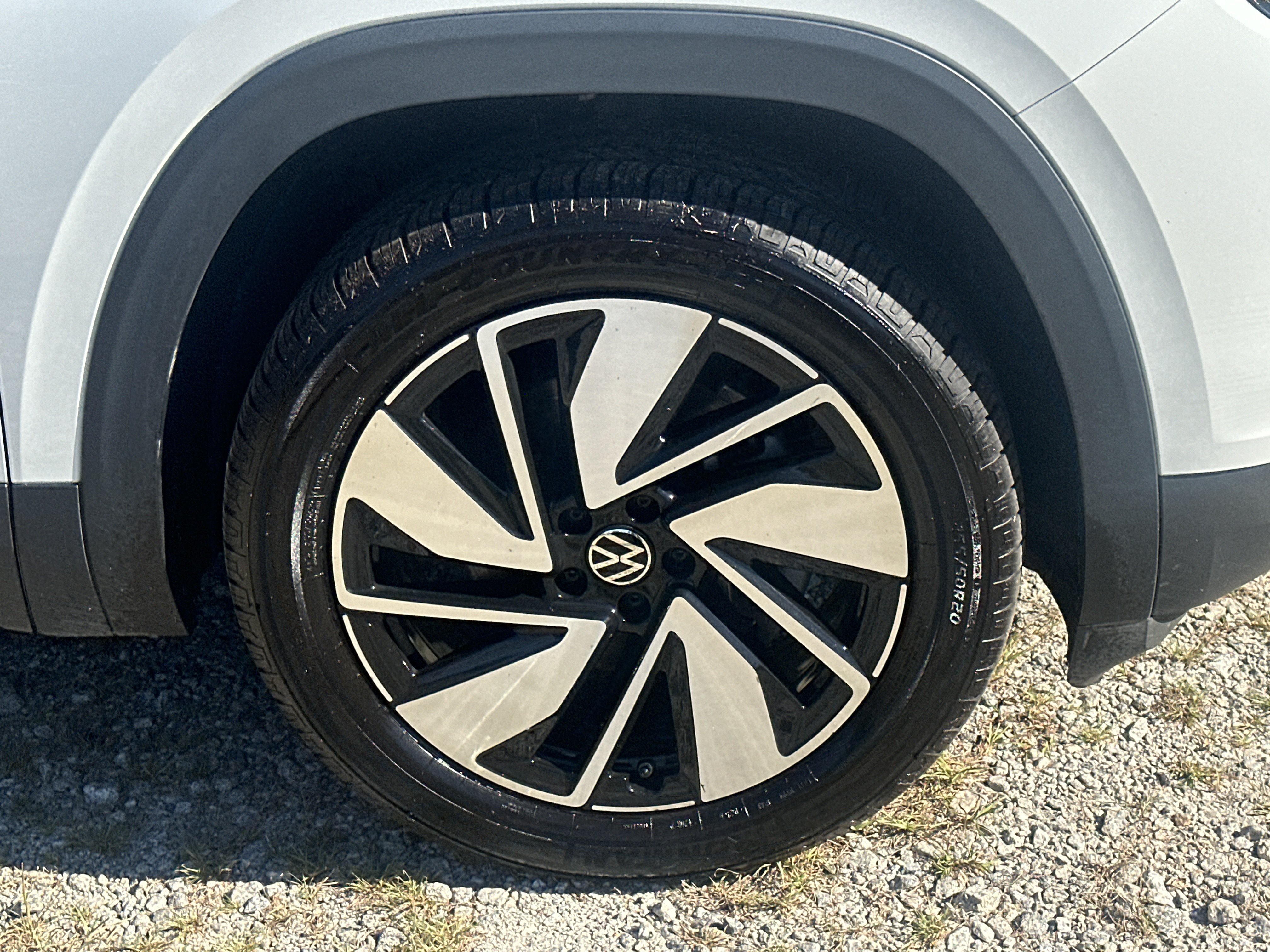 Used 2024 Volkswagen Atlas SE AWD/4WD image 12