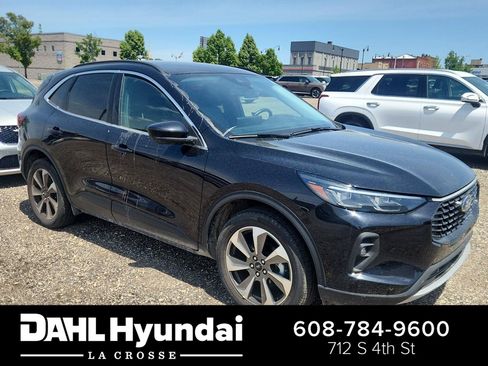 Used 2024 Ford Escape Platinum AWD/4WD image 1