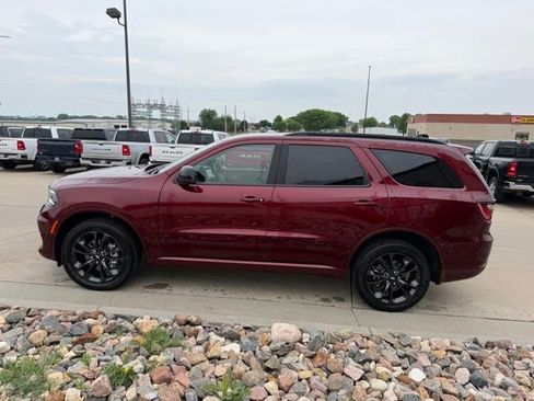 Used 2025 Dodge Durango GT w/ Blacktop Package AWD/4WD image 4