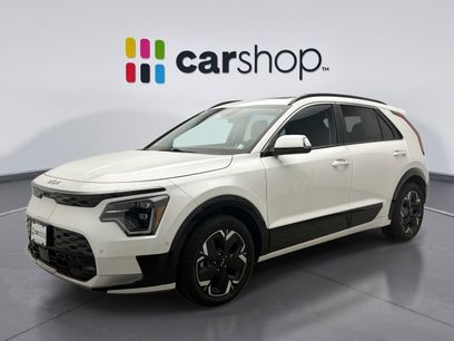 Used 2023 Kia Niro Wave w/ Wave Preserve Package