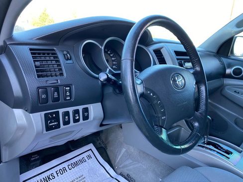 Used 2010 Toyota Tacoma 4x4 Double Cab image 16