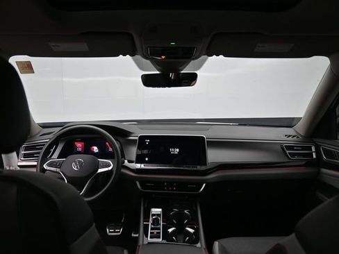 Used 2024 Volkswagen Atlas Peak Edition SE AWD/4WD image 28