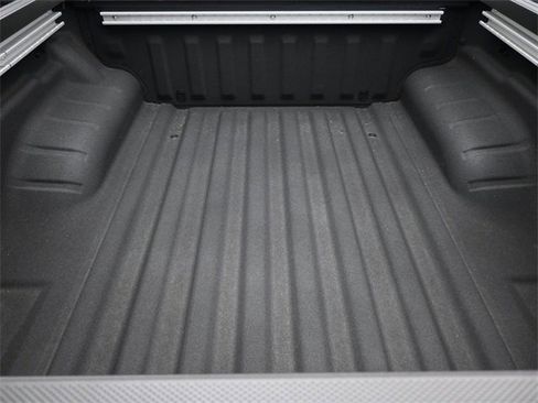 New 2025 Nissan Frontier SV w/ SV Convenience Package image 16