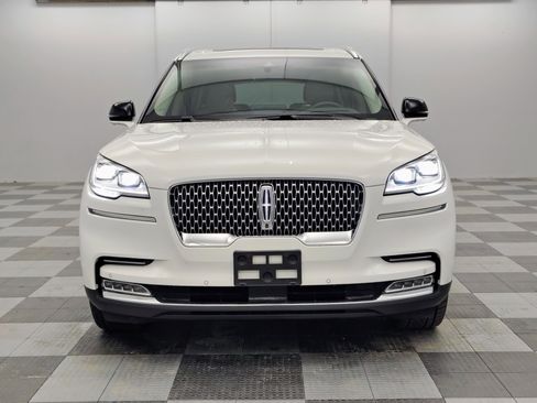 Used 2020 Lincoln Aviator Reserve w/ Equipment Group 202A image 9