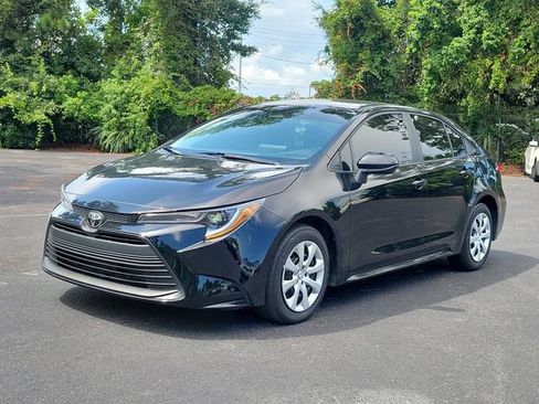 Used 2026 Toyota Corolla LE FWD image 3