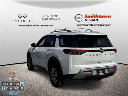 Used 2025 Nissan Pathfinder SL AWD/4WD image 8