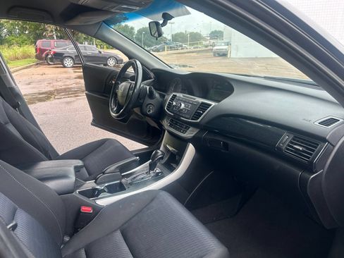 Used 2015 Honda Accord Sport image 17
