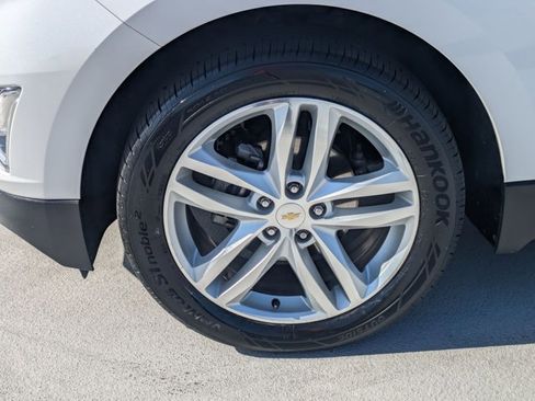 Used 2018 Chevrolet Equinox Premier image 24