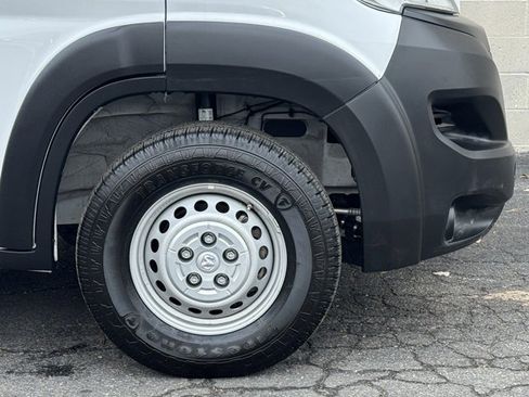 Used 2025 RAM ProMaster 2500 w/ Convenience Group image 18