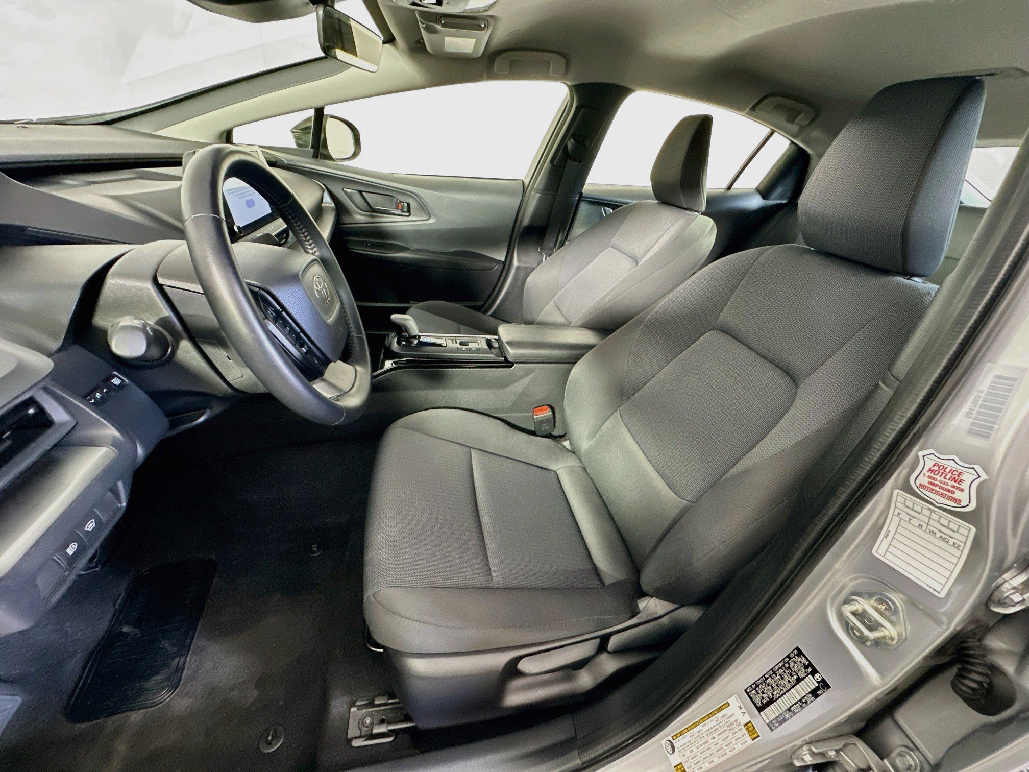 Used 2025 Toyota Prius LE FWD image 13
