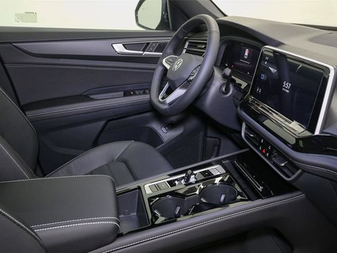 New 2026 Volkswagen Atlas Cross Sport SEL R-Line image 16