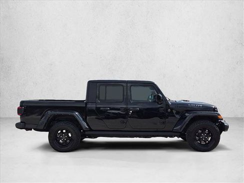 Used 2024 Jeep Gladiator Sport AWD/4WD image 4
