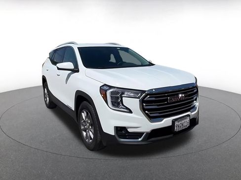 Used 2024 GMC Terrain SLT AWD/4WD image 3