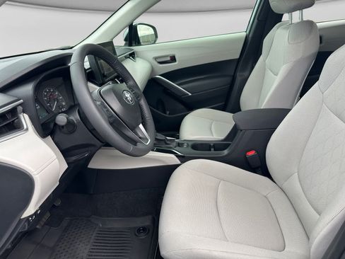 Used 2024 Toyota Corolla Cross LE FWD image 10