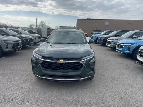 New 2026 Chevrolet Trax LT w/ Sunroof Package image 2