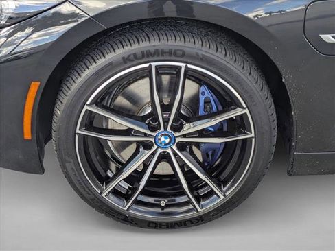 Used 2023 BMW 330e 330e w/ M Sport Package image 25