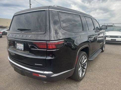 Used 2022 Jeep Wagoneer Series II w/ Premium Group I AWD/4WD image 13