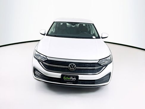 Used 2024 Volkswagen Jetta S image 2