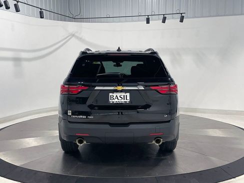 Used 2023 Chevrolet Traverse LT image 11