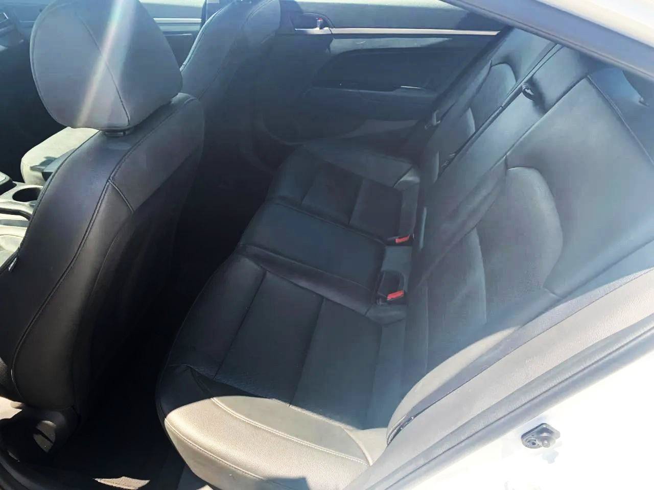 Used 2020 Hyundai Elantra Sedan FWD image 25