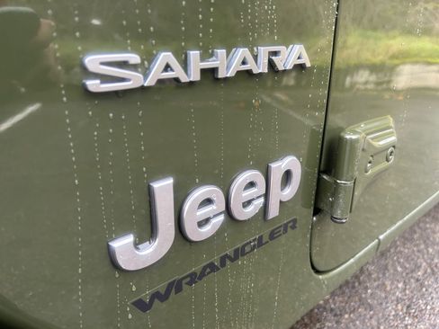 Used 2023 Jeep Wrangler Sahara image 31