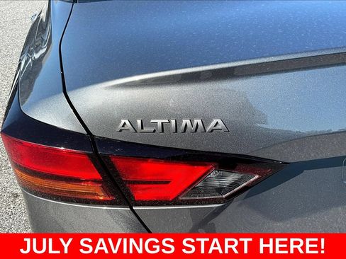Used 2024 Nissan Altima 2.5 S FWD image 31