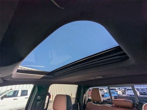 New 2026 GMC Sierra 1500 Denali Ultimate w/ LPO, Black Badging Package image 24